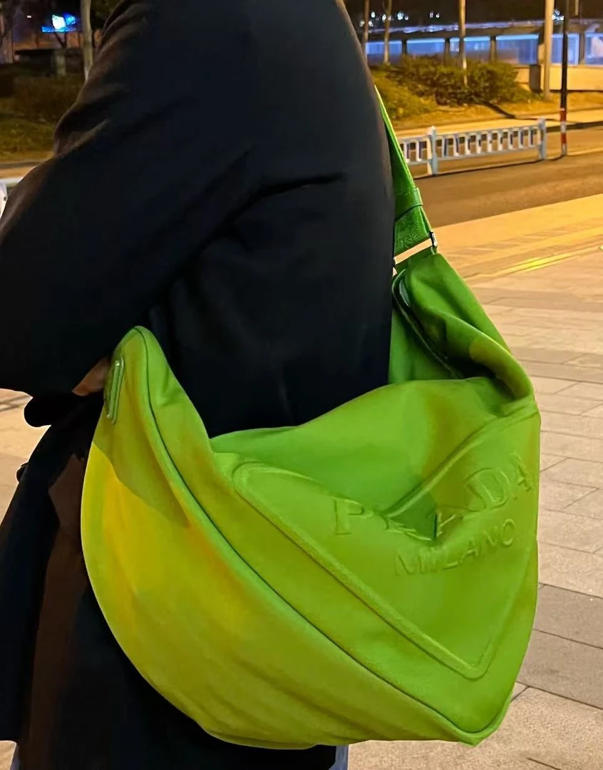 99新 Prada/普拉达 蔚蓝/绿色三角包 斜挎包