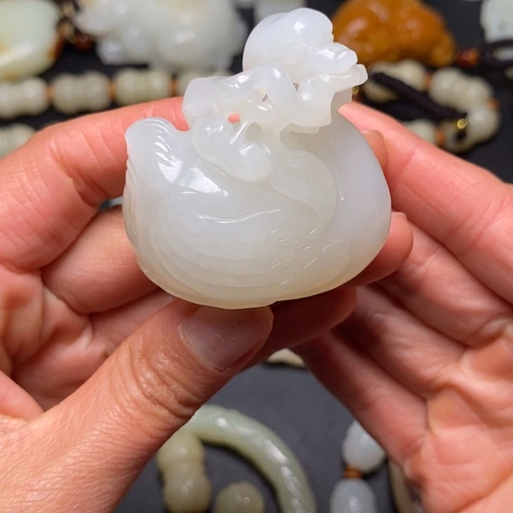 和田玉未镶嵌把件