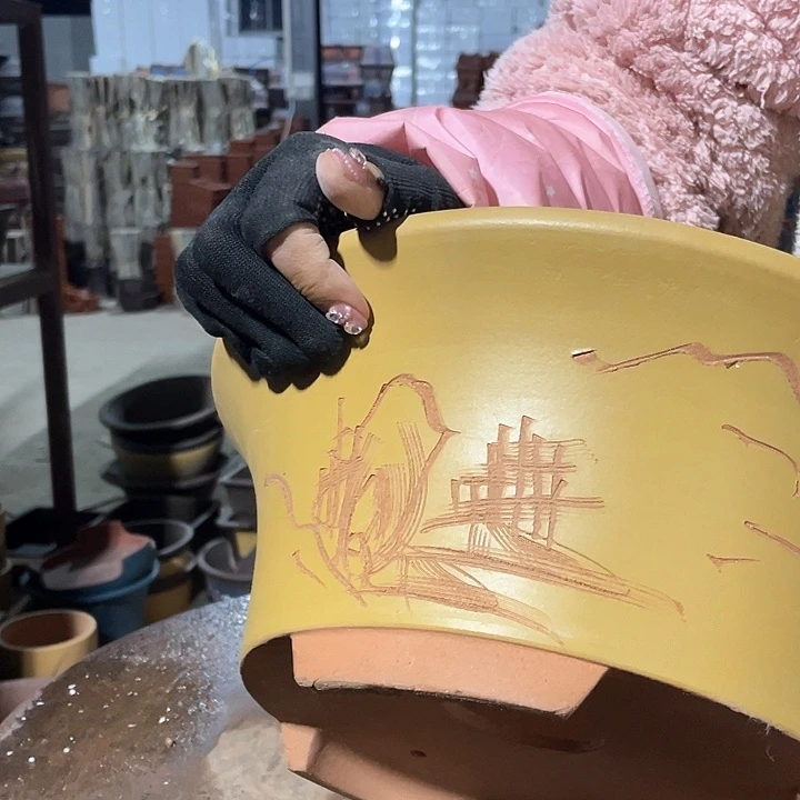 紫砂33黄色票口山水花盆