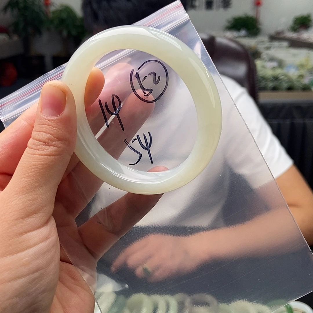 和田玉手镯未镶嵌拍一发一