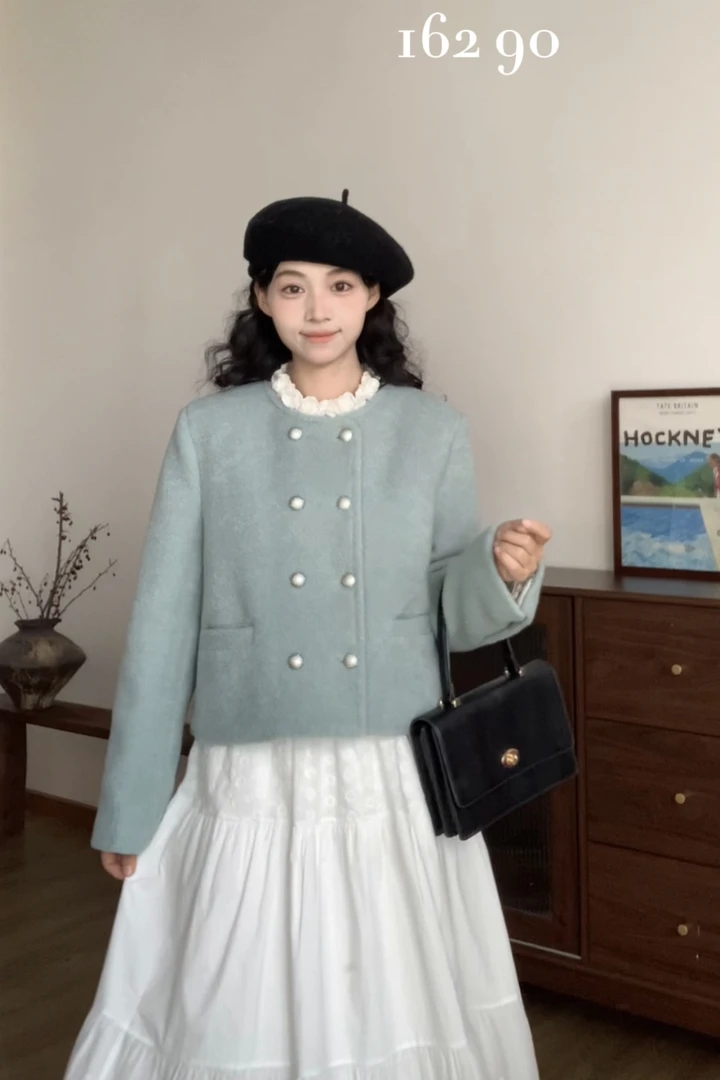 2157 “蔚蓝湖”精致小香短款毛呢外套