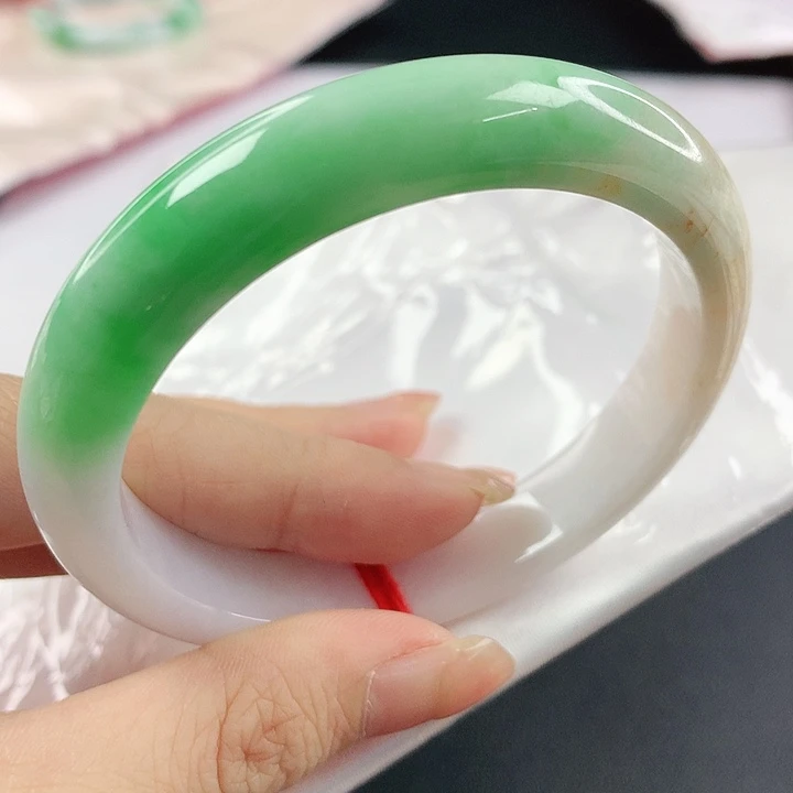 未镶嵌手镯翡翠，156