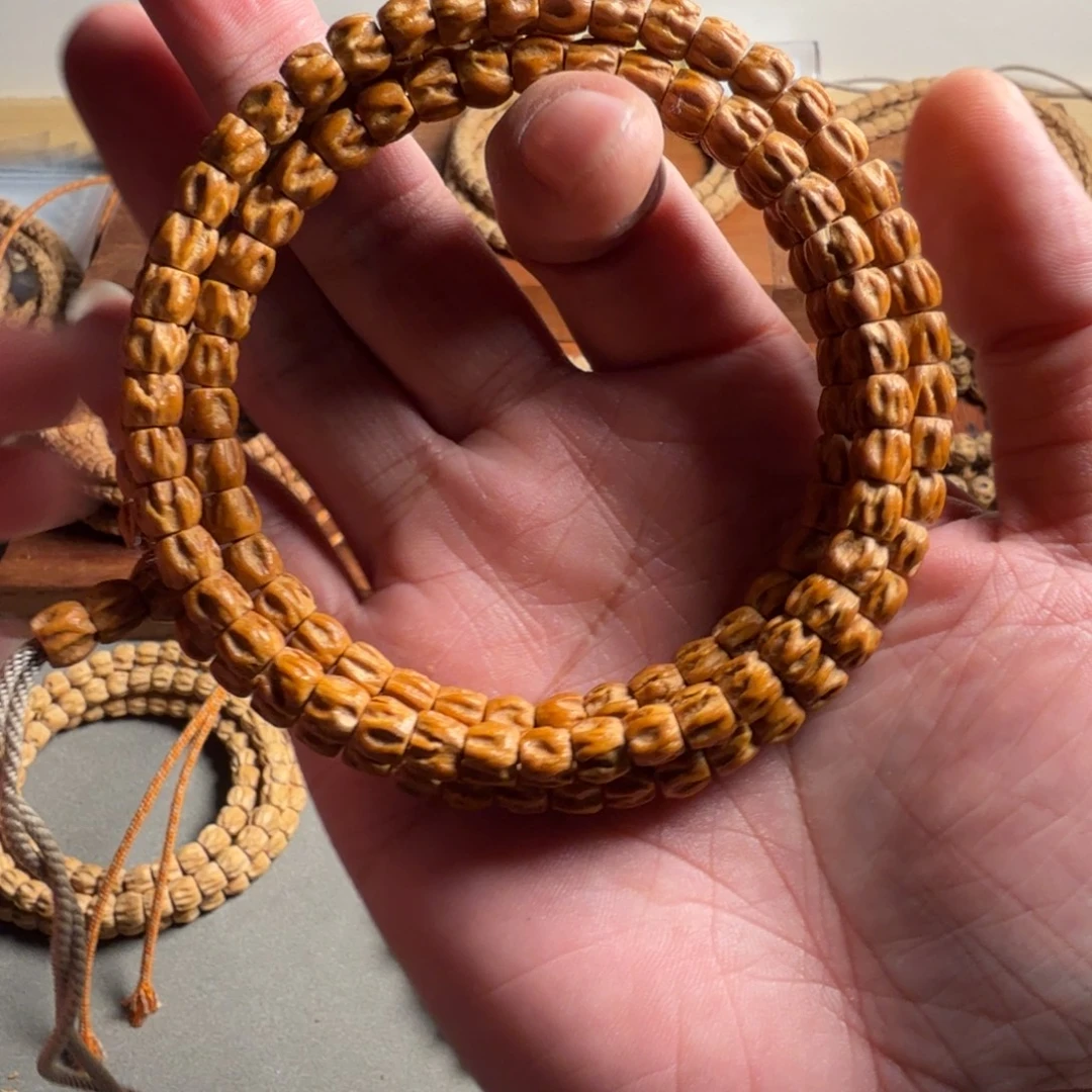 吊坠柏香籽/百香籽大秃鹫