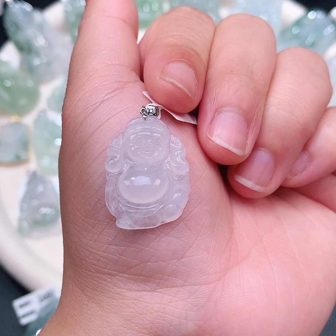 翡翠18K金镶嵌颈饰冰财神爷