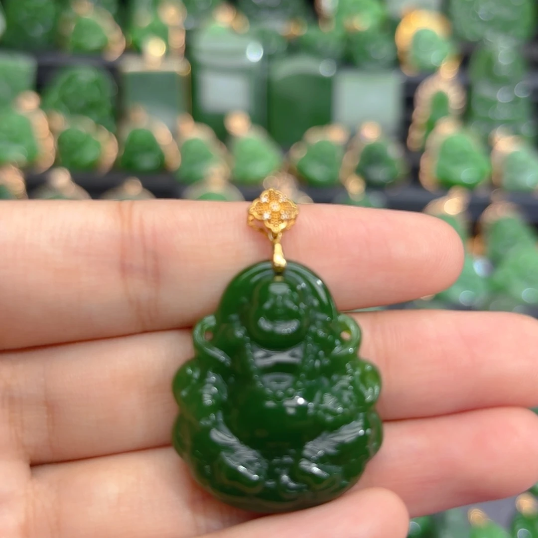 颈饰18K金镶嵌和田玉（碧玉）