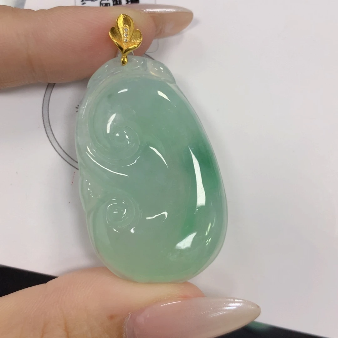 颈饰18K金镶嵌翡翠