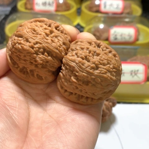 吊坠文玩核桃绣球