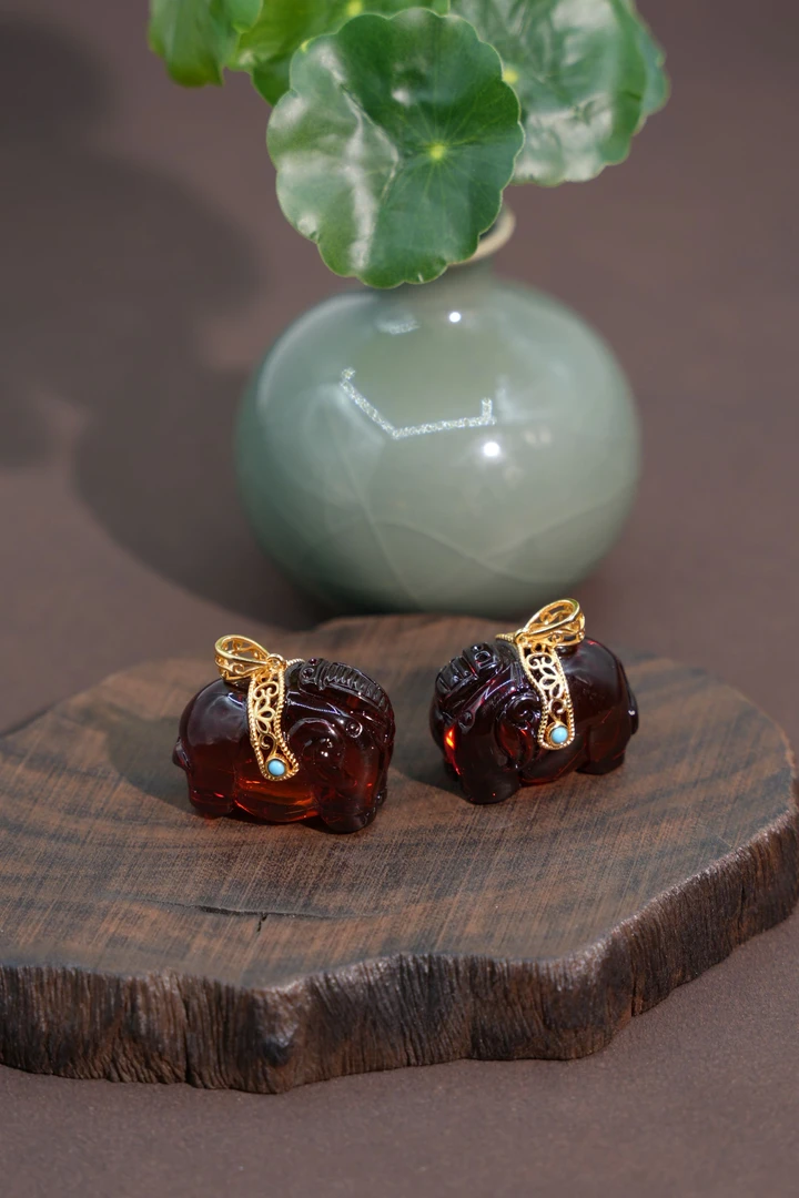 血珀象神吊坠多样性发一件JHL17069904