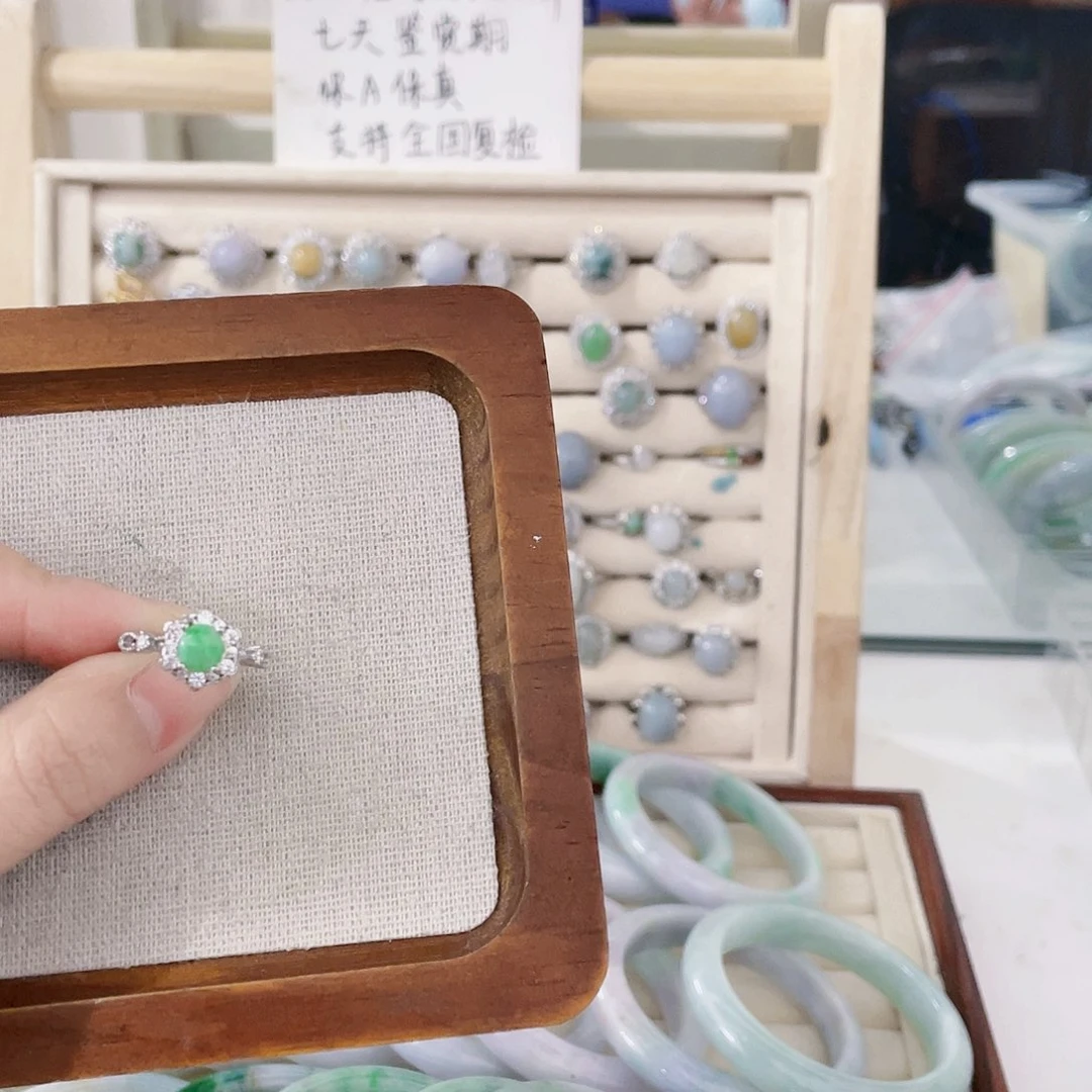 颈饰未镶嵌翡翠天然翡翠Ａ货