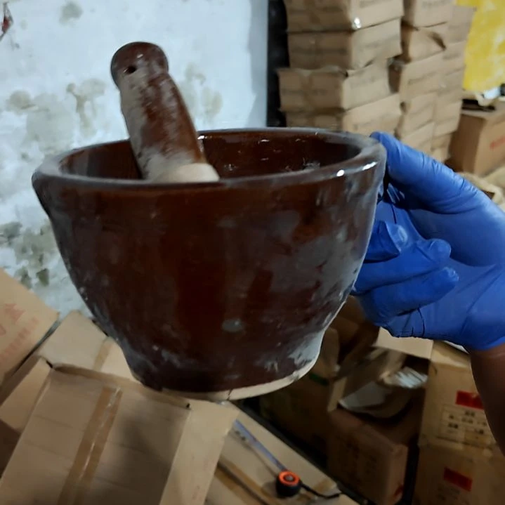 瓷片陶瓷盘子碗啥都有