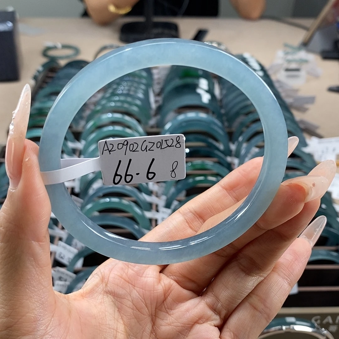 翡翠未镶嵌手镯66.68