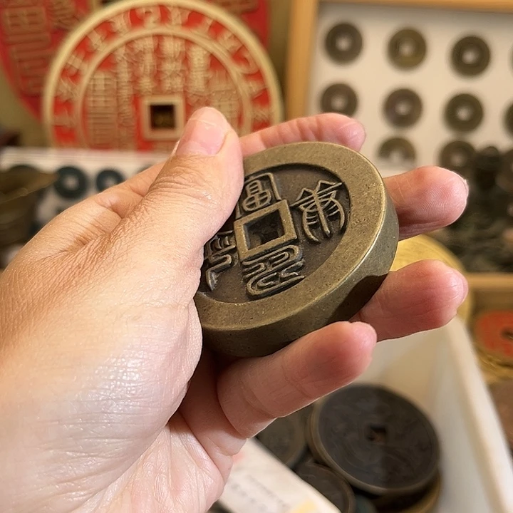 辟***尘铜现代翻砂工艺作品
