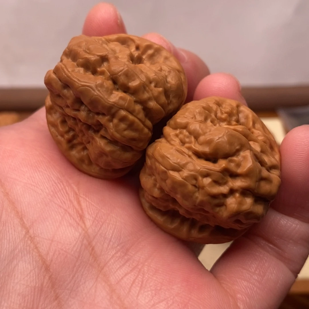 【闪购商品】把件文玩核桃边32左右