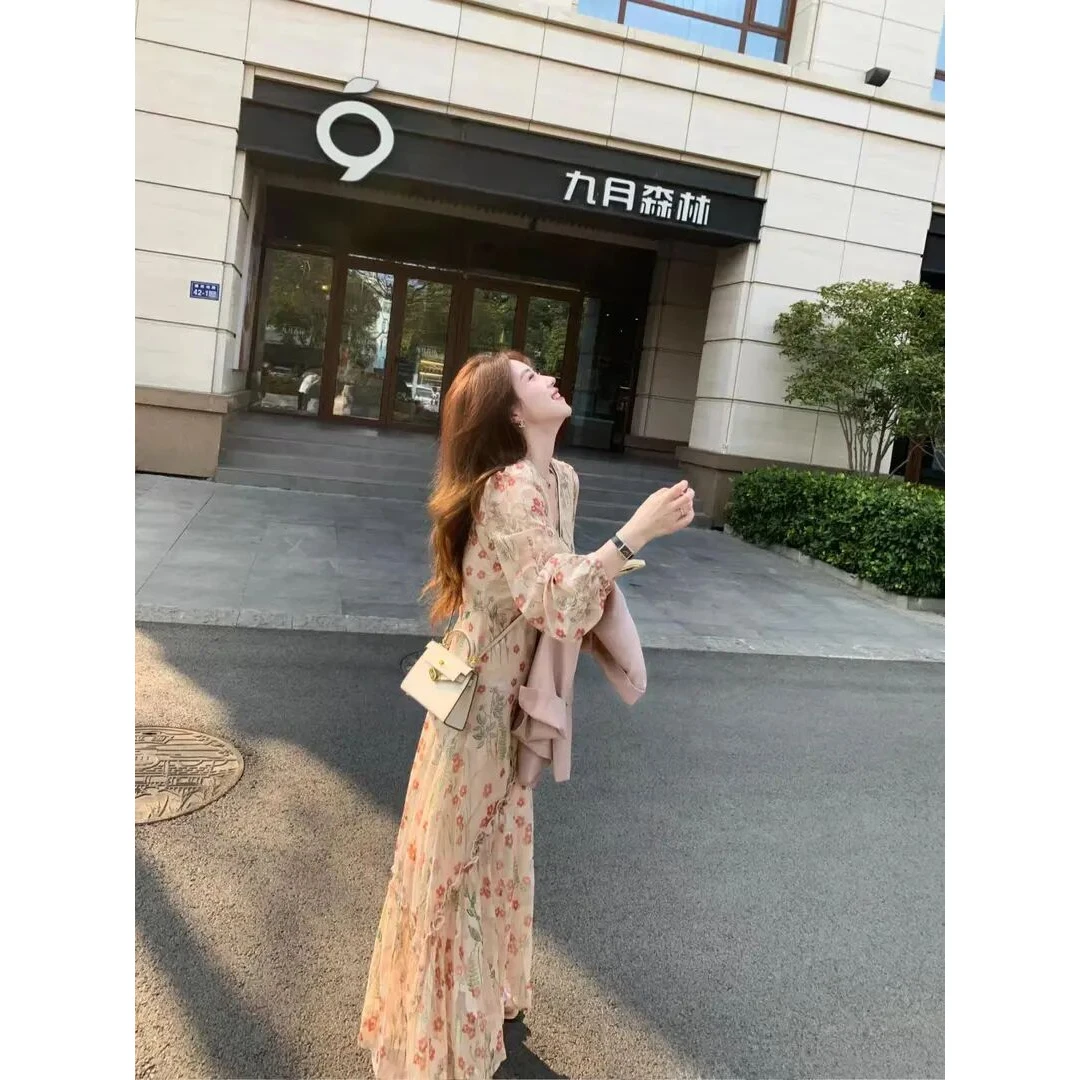 高级感粉色小西装外套2025早春季新款小个子V领碎花连衣裙套装