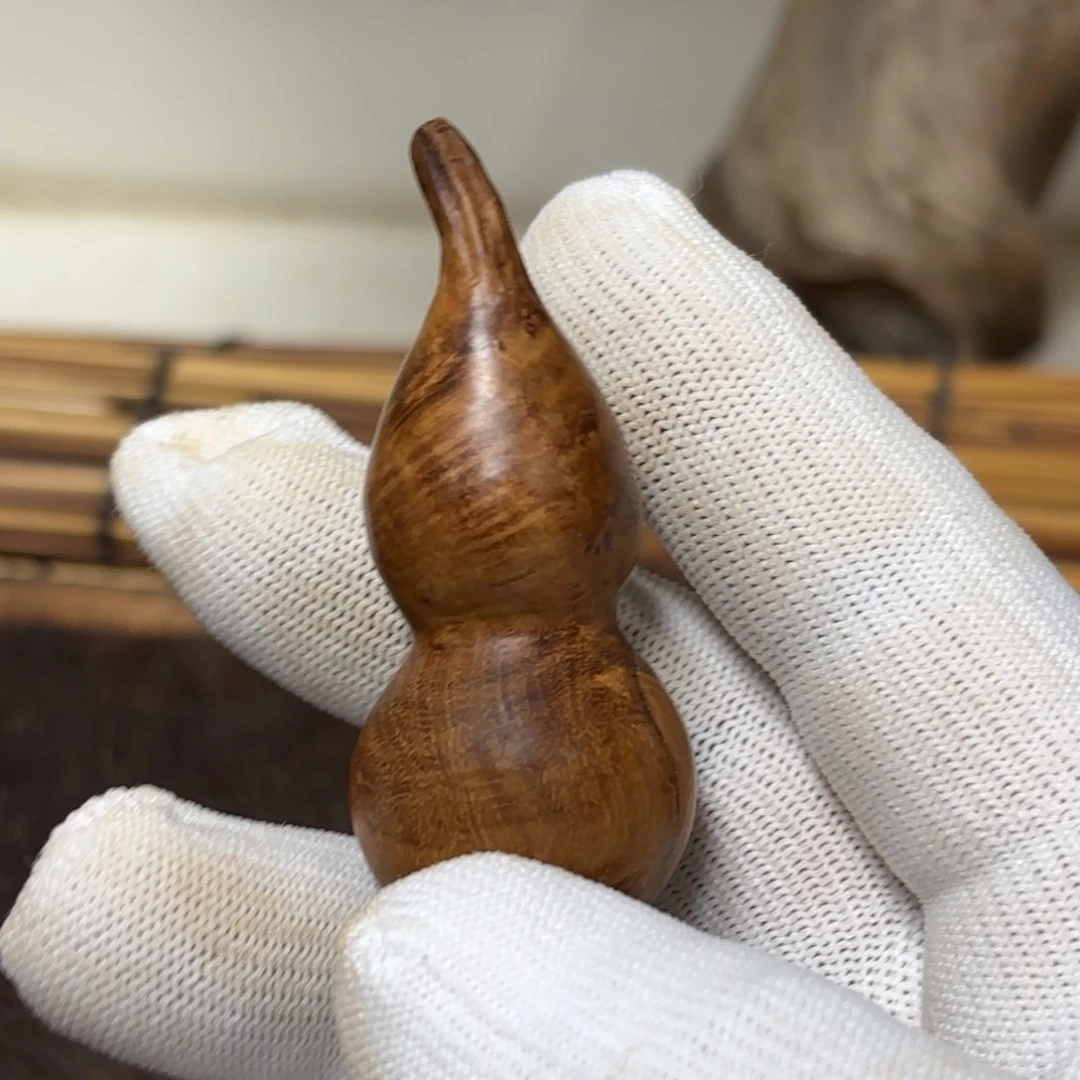 柏木（崖柏）晁****）北太行随行手把件