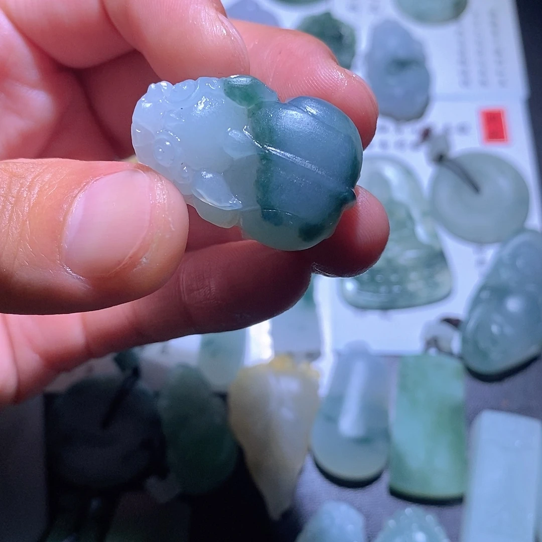 追***北定制翡翠未镶嵌貔貅