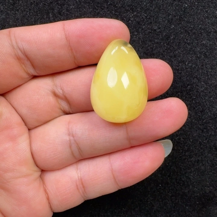 蜜蜡未镶嵌珠宝奇石