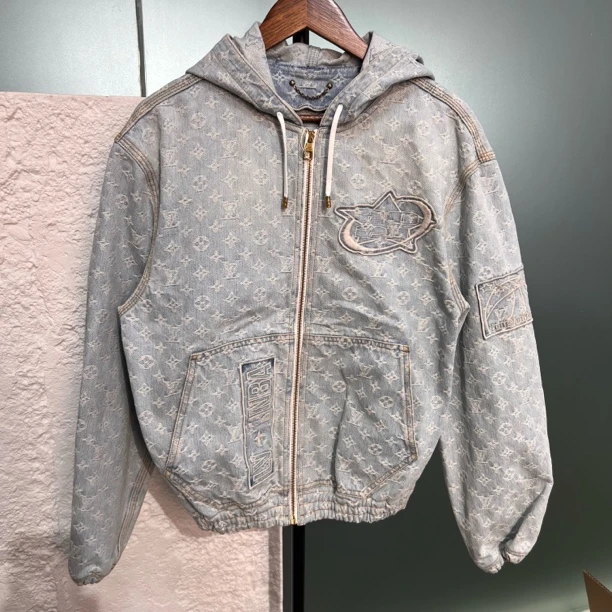 99新 LouisVuitton/路易威登 99新Lv nba满印牛仔外套 尺码：44