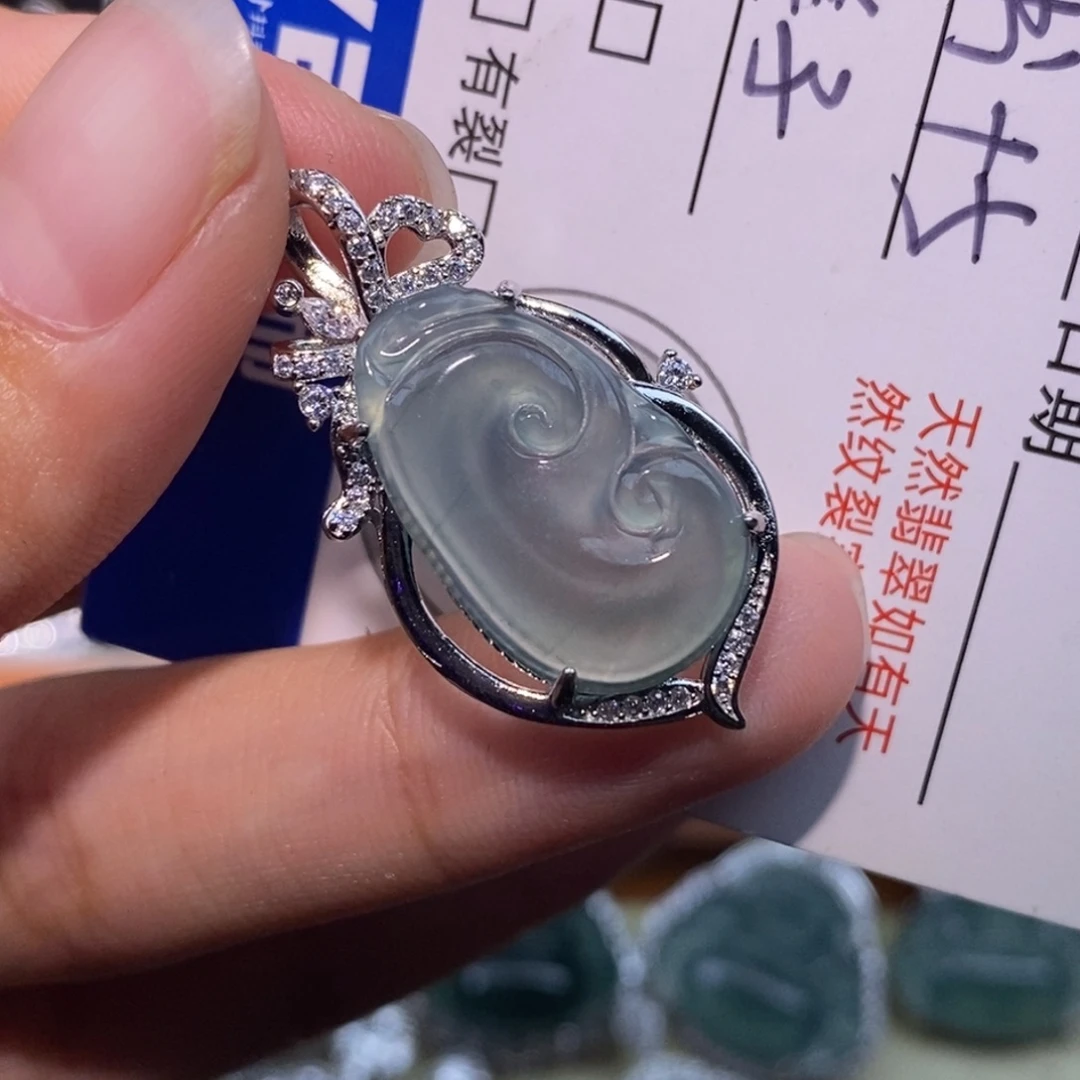 颈饰未镶嵌翡翠天然