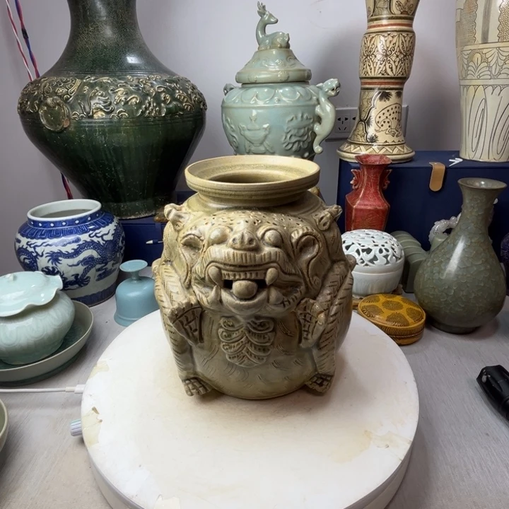 摆件鸿**号越窑青瓷熊尊摆件1