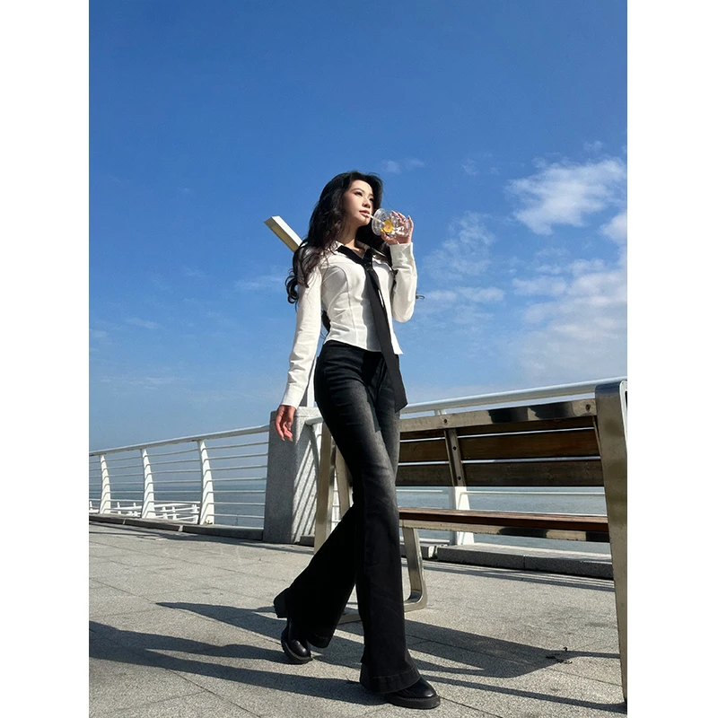 六指导 长腿玩家2.0  复古高腰水洗牛仔裤女磨白修身显瘦微喇裤秋