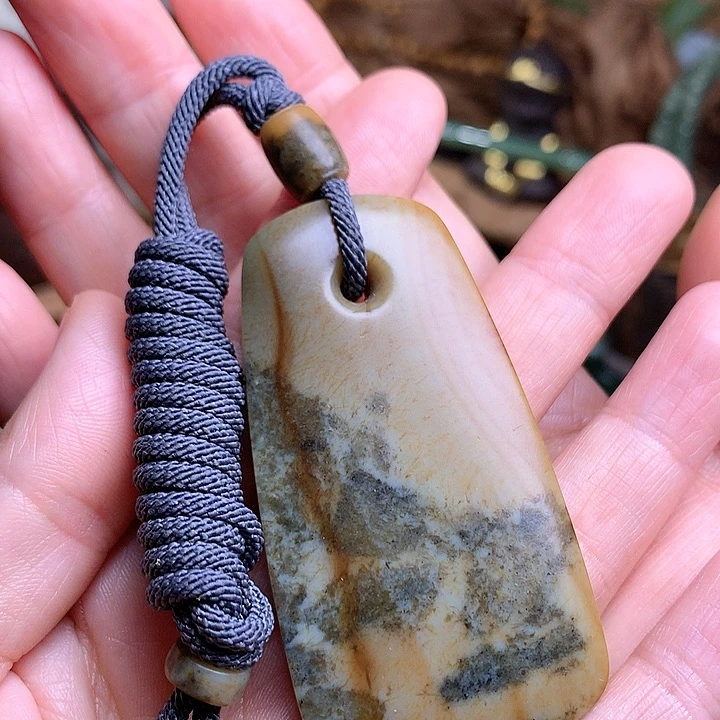 岫岩河磨玉（透闪石质玉）挂件未镶嵌
