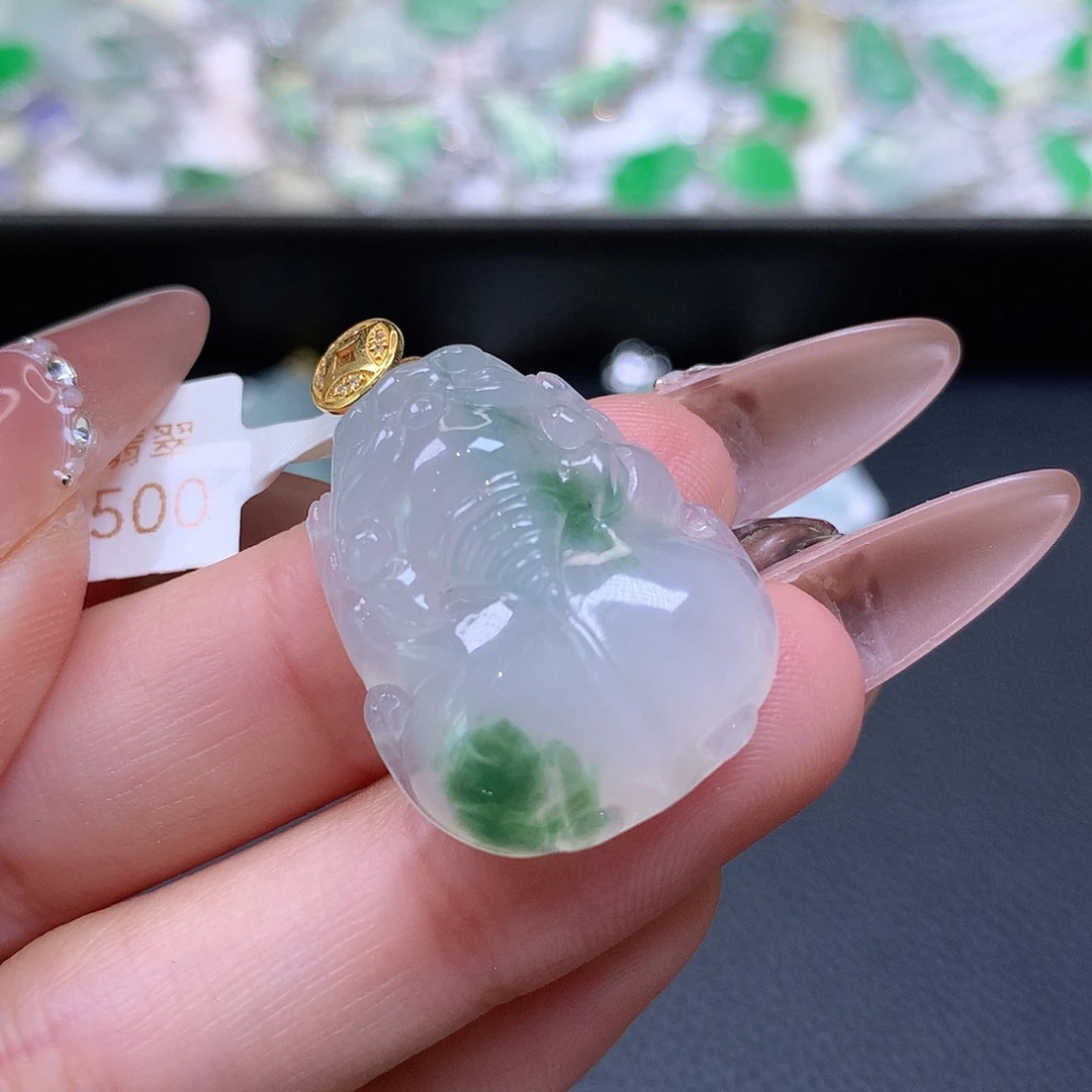 翡翠18K金镶嵌颈饰