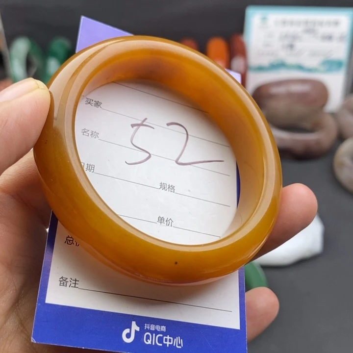 未镶嵌手镯石英质玉