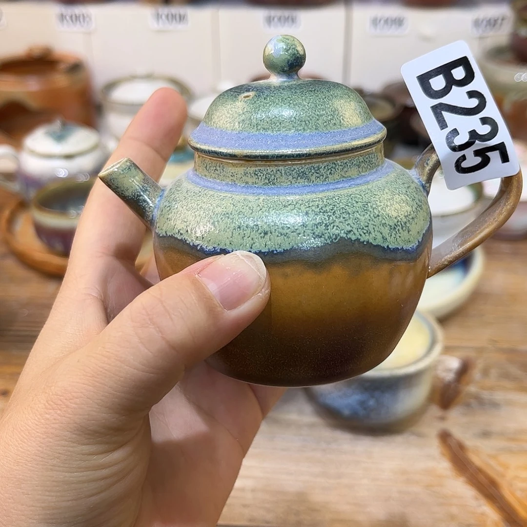 白泥茶杯来*。陶瓷艺术