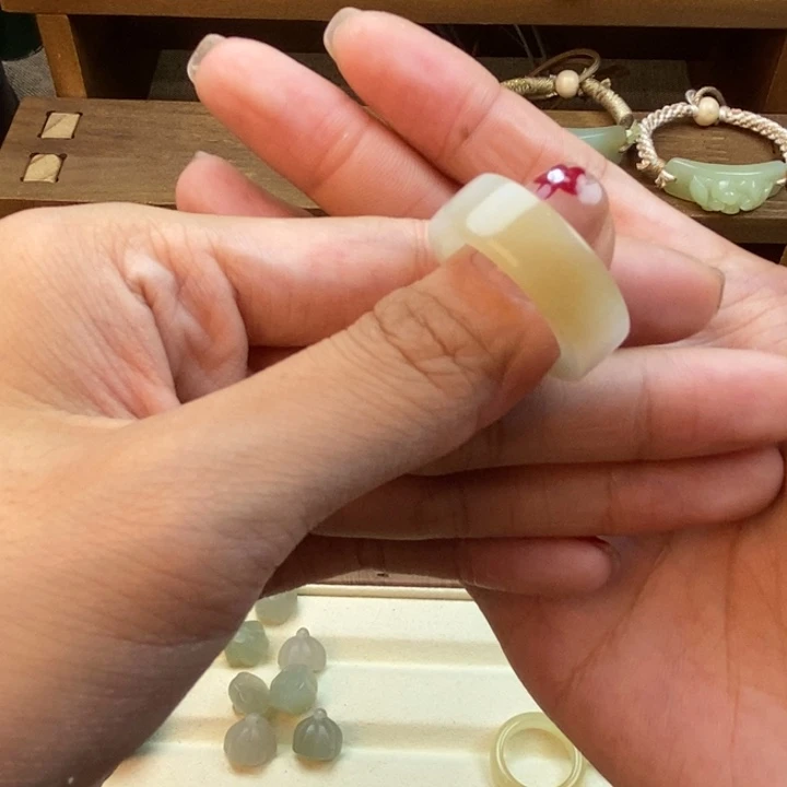 和田玉（糖玉）未镶嵌颈饰18.5 18号