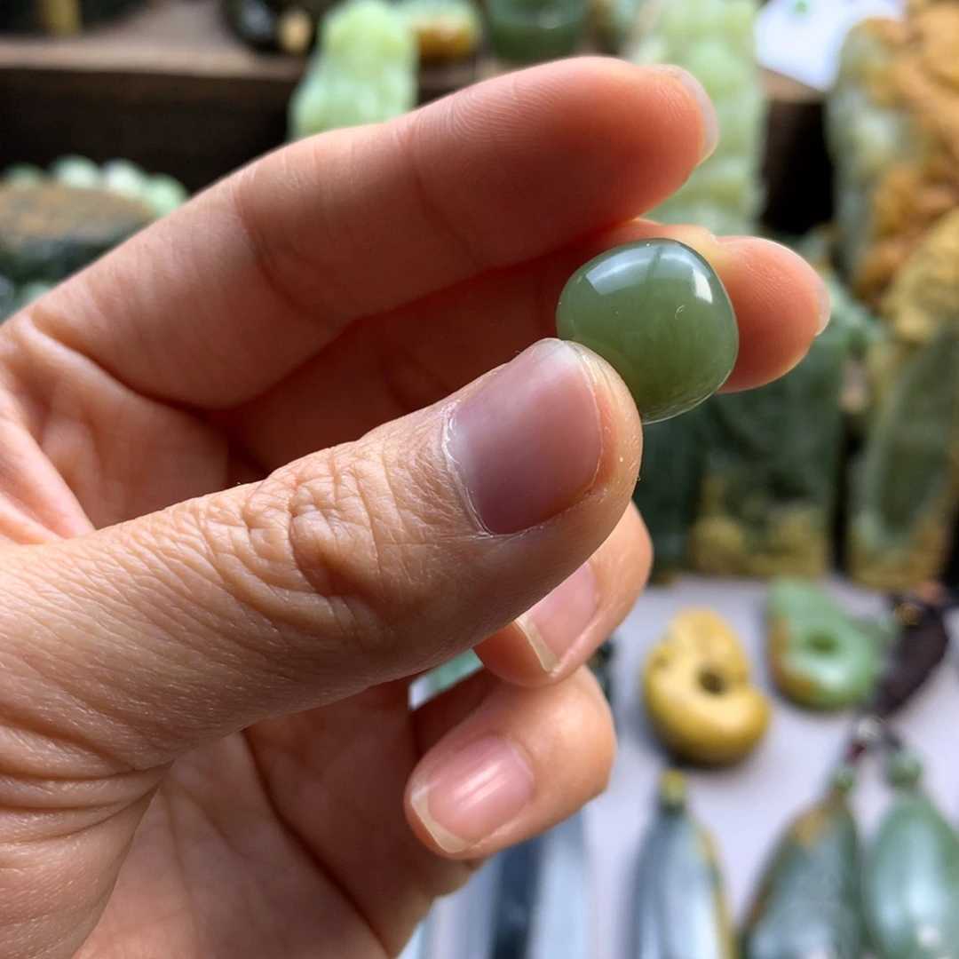 未镶嵌岫岩老玉（透闪石质玉）珠宝奇石小***式