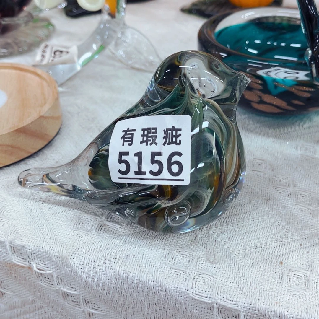5156鸟，嘴瑕 家悦琉璃花瓶摆件