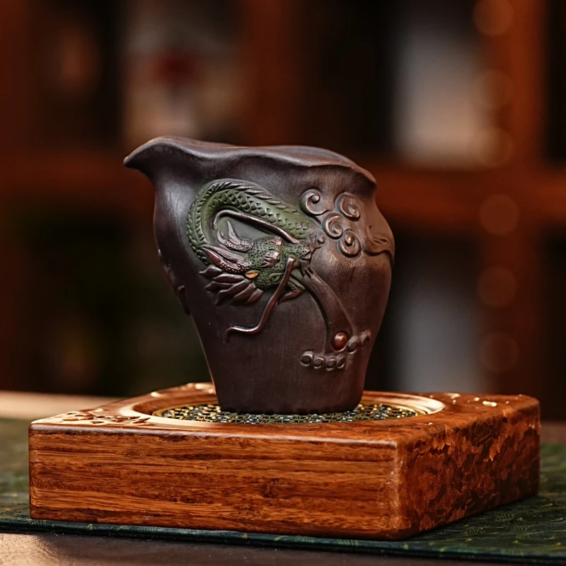 宜兴正宗紫砂紫泥龙纹公道杯紫砂工艺品紫砂茶杯紫砂茶具网红茶器
