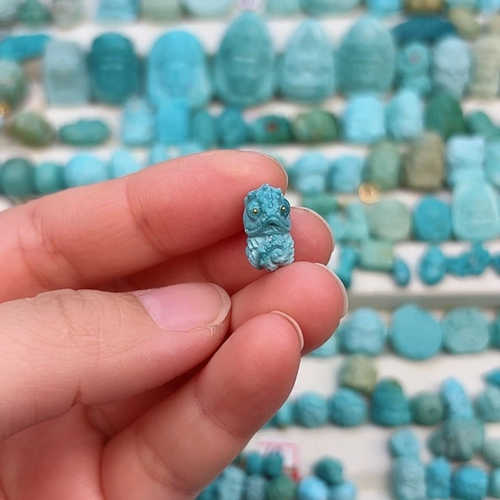 绿松石未镶嵌挂件