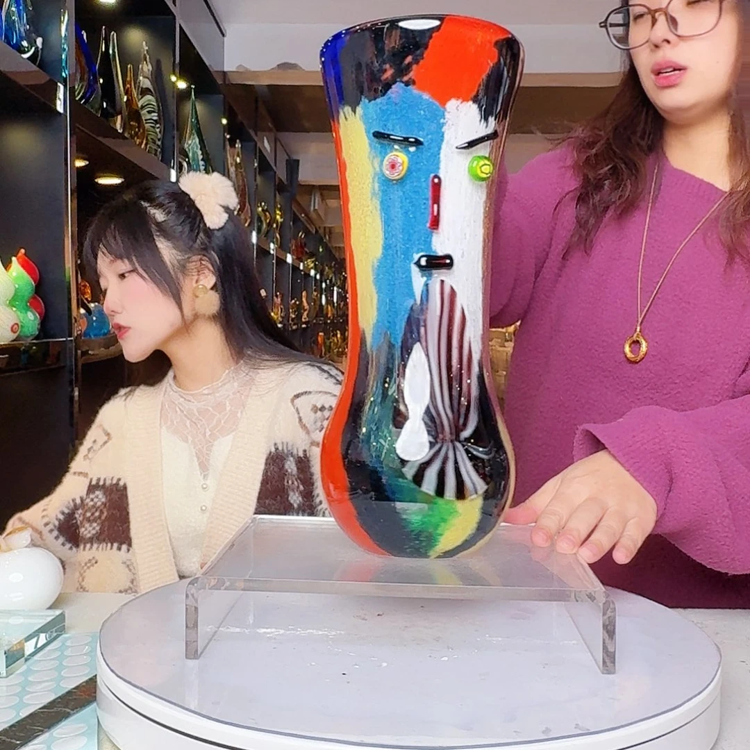 手工艺品琉璃琉璃塔和金莲花