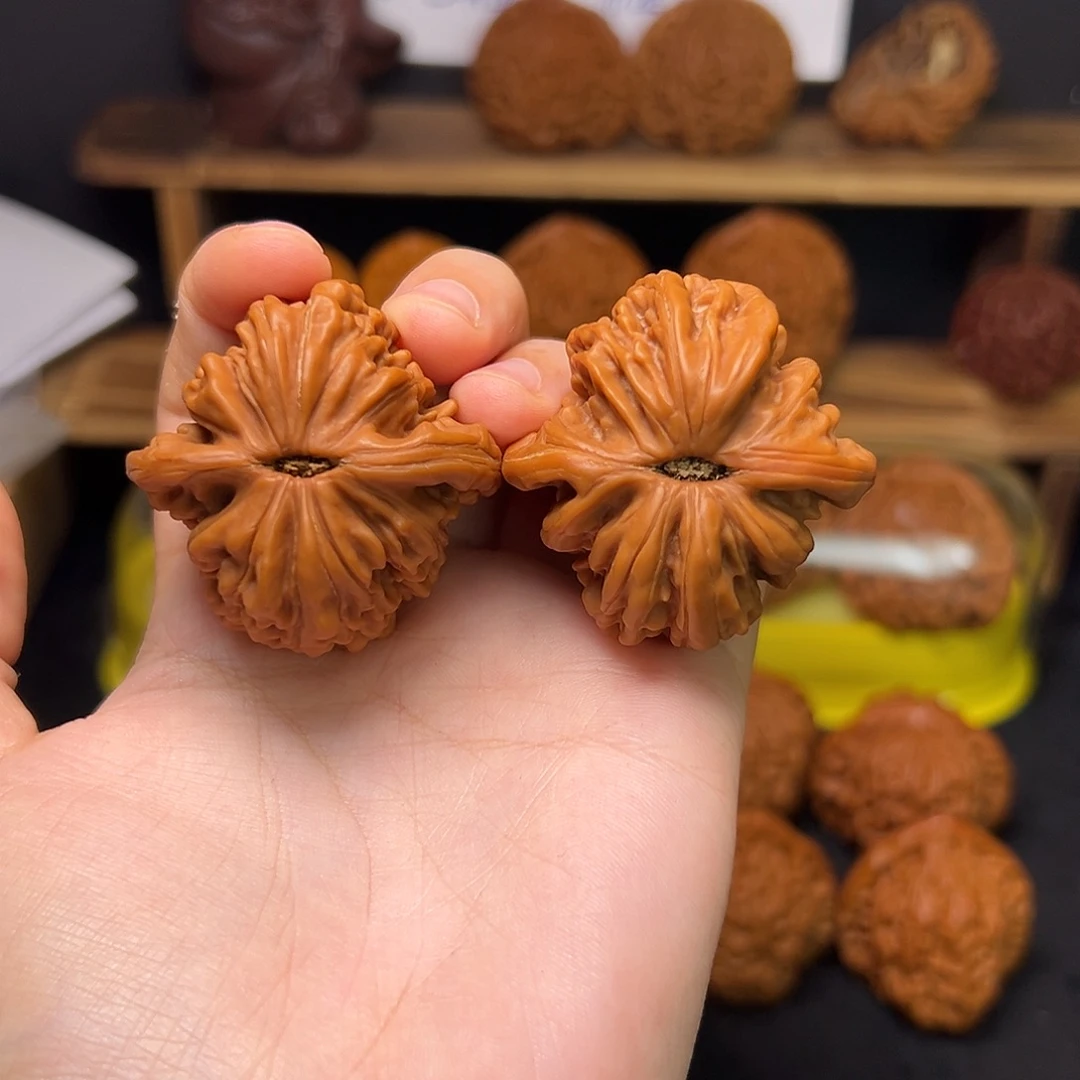 9***7吊坠桃核楼子福利