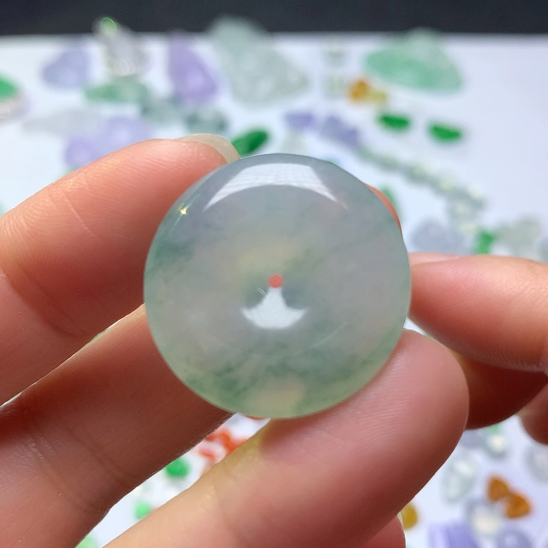 翡翠未镶嵌颈饰扣