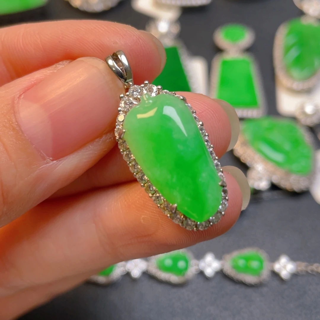 翡翠银S925镶嵌颈饰
