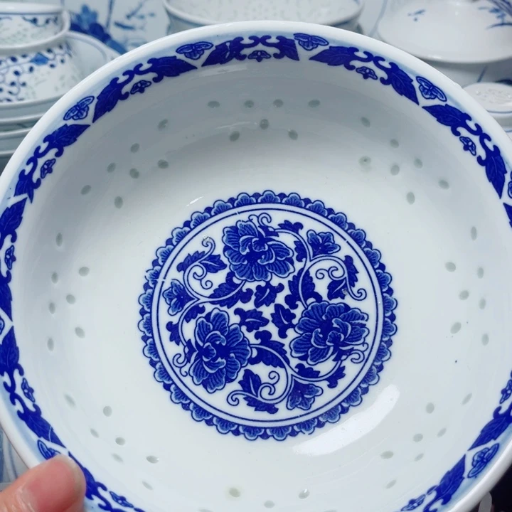 青花玲珑7寸面碗牡丹花