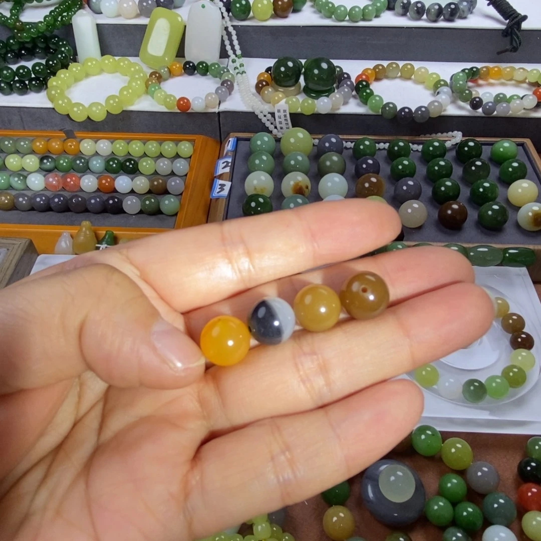 天***赐和田玉散珠卡10珠子 4个