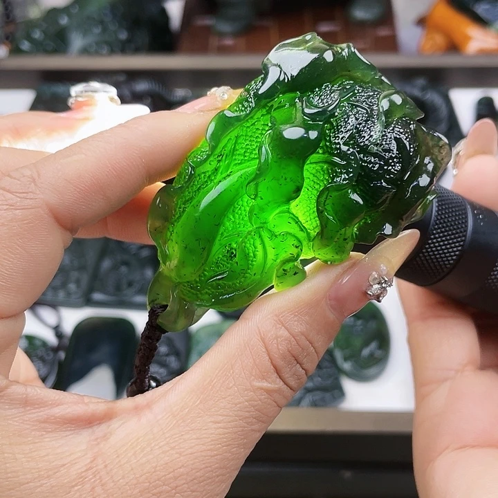 蛇纹石玉未镶嵌挂件泰山玉百财