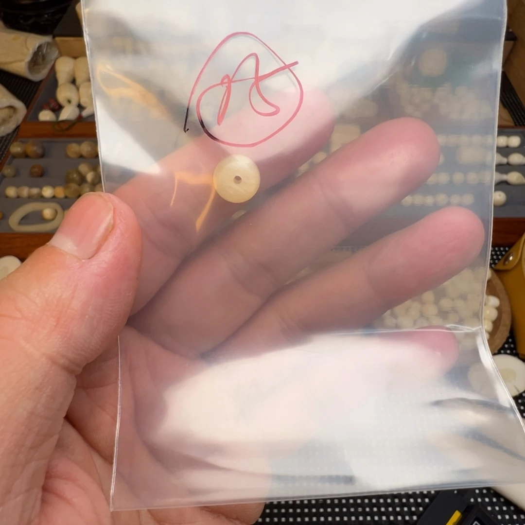 树脂制品特价处理瑕疵珠子