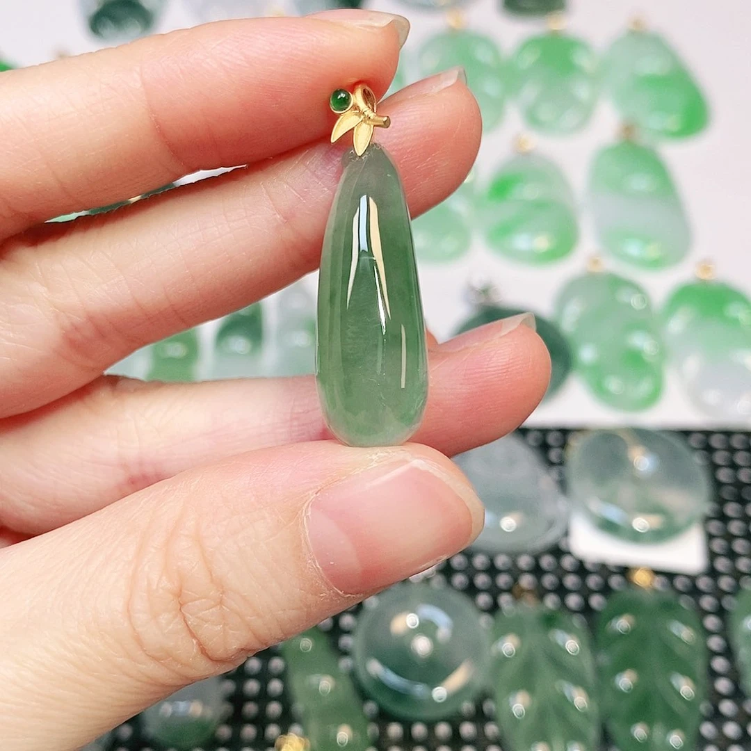 翡翠吊坠(不含链)18K金镶嵌