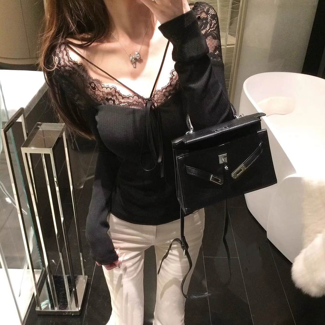 黑色v领蕾丝T恤打底衫女秋冬修身内搭性感纯欲气质短款长袖上衣