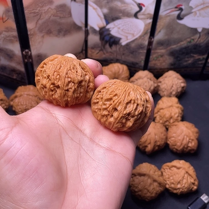核桃38尺磨盘。