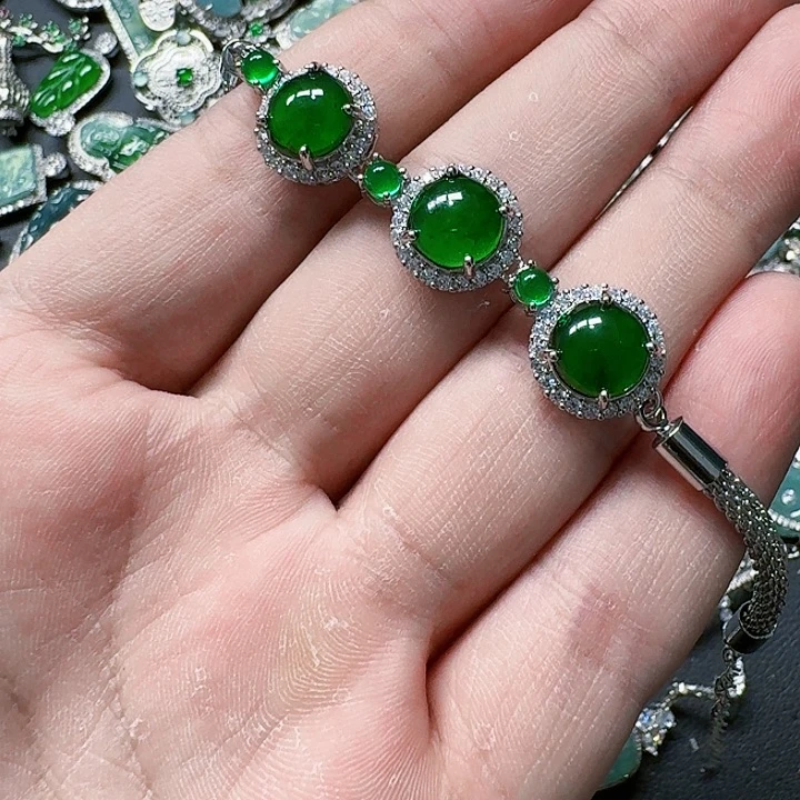 翡翠颈饰未镶嵌天然A货翡翠放漏