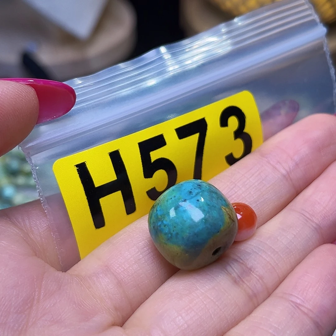 南红玛瑙未镶嵌珠宝奇石
