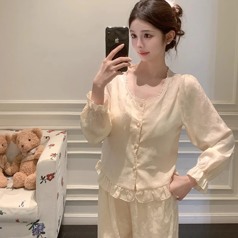 小个子2025年新款冰丝绸带胸垫宫廷风长袖短款春秋款睡衣女可外穿