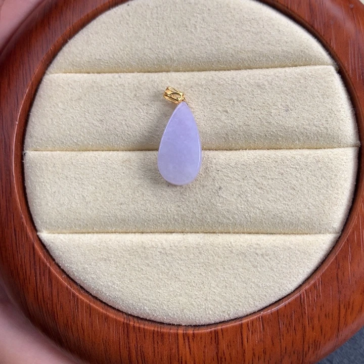 翡翠颈饰18K金镶嵌水滴