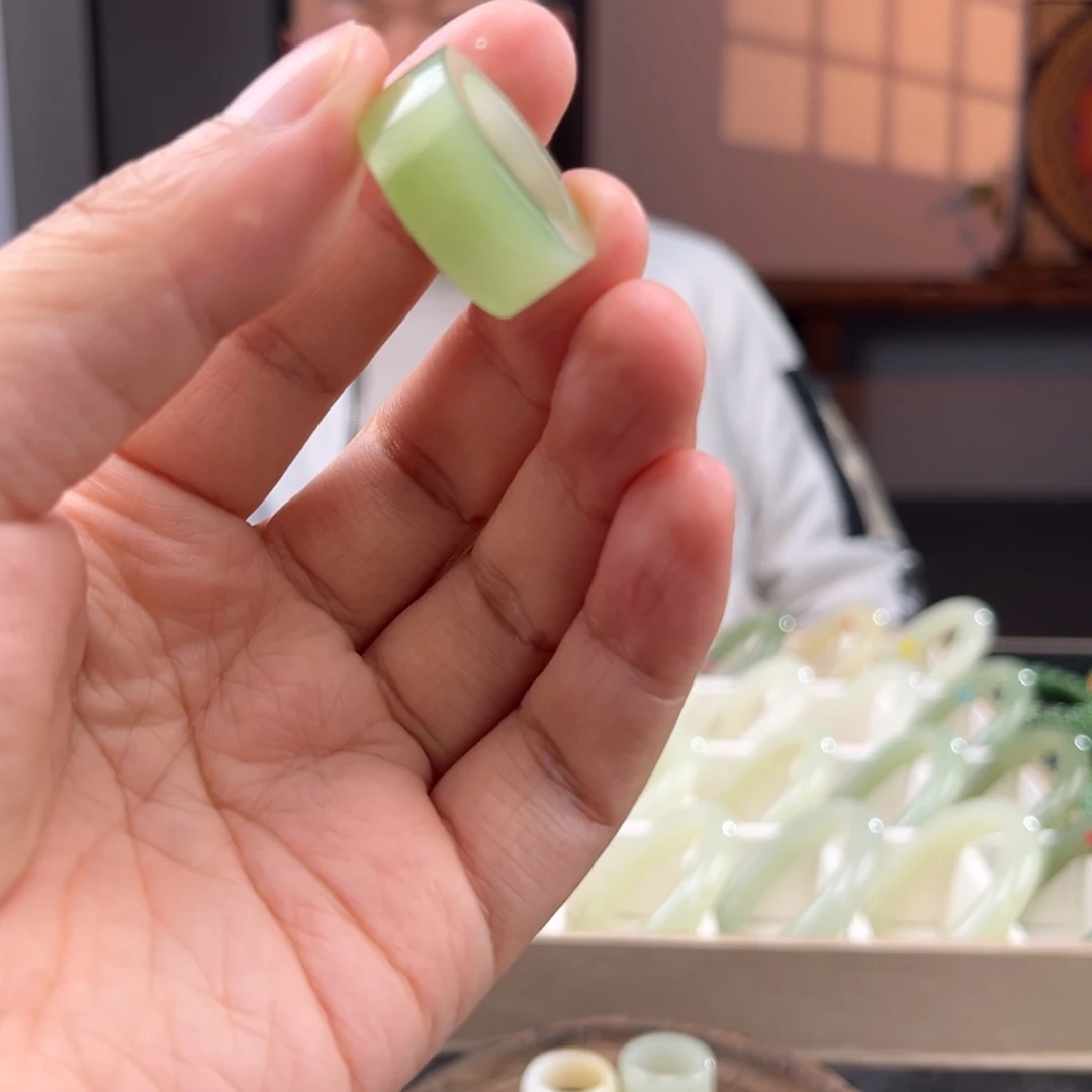 和田玉（翠青玉）未镶嵌戒指